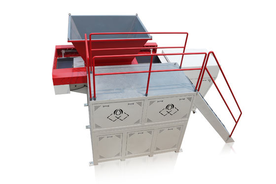 مواد بازیافت نرم یک شیفت Shredder بازیافت پلاستیک گشت و گذار بالا